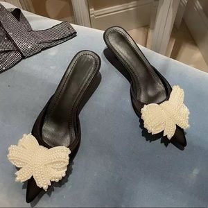 Beautiful Pearl Bow Black Heels